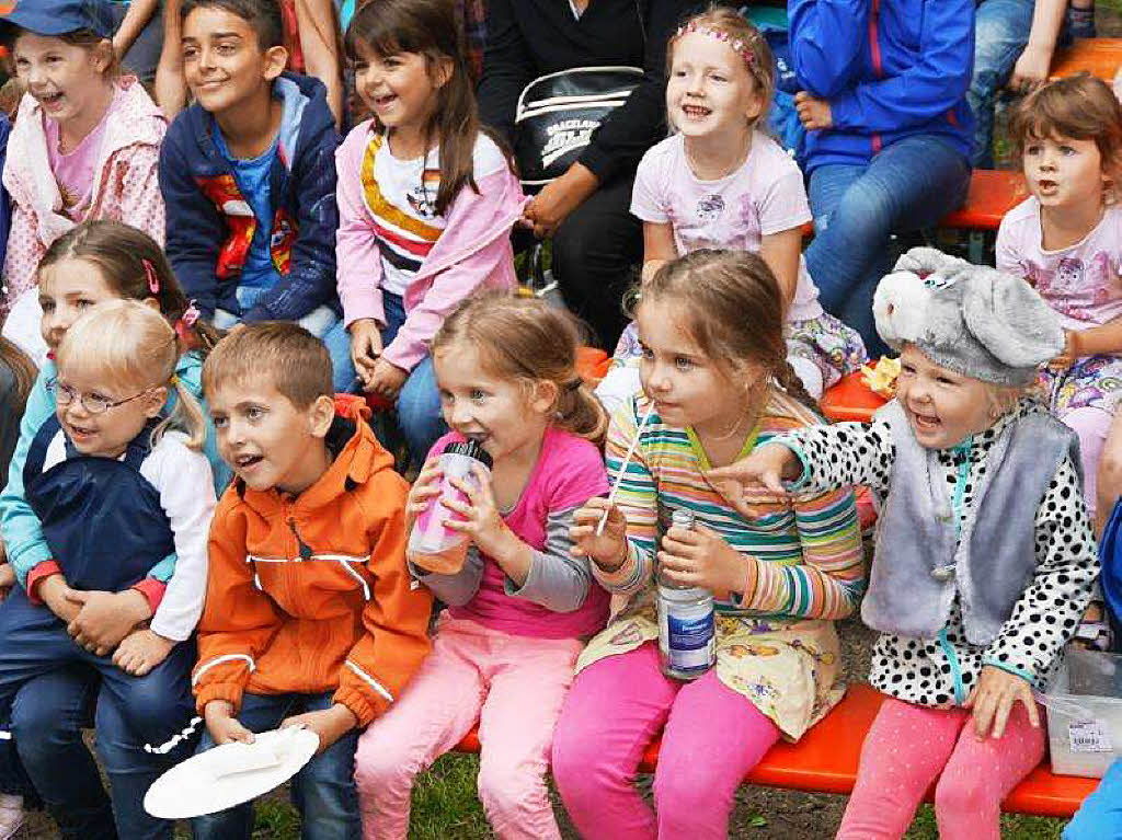 Kunterbunt war das Programm beim Jubilum des Badmattenfests.