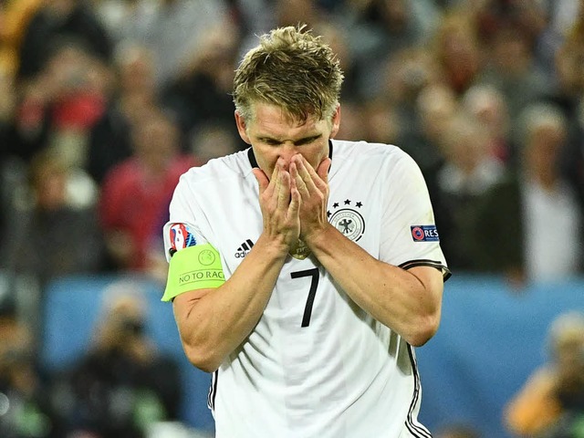 Der Einsatz von Bastian Schweinsteiger am Donnerstag steht auf der Kippe.  | Foto: AFP