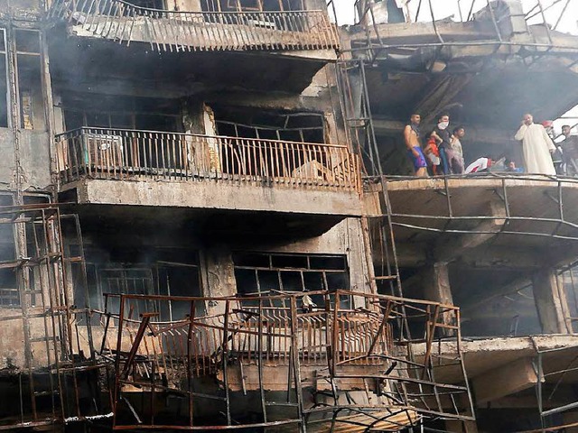 Der Bombenanschlag von Bagdad zeitigte verheerende Auswirkungen.   | Foto: dpa