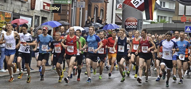 Bergauf: 240 Athleten nahmen in St. Ge...uf und einen Halbmarathon in Angriff.   | Foto: helmut junkel