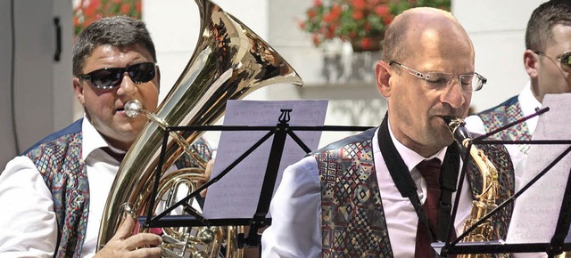 Erstklassige Blasmusik lieferten die K...n beim Lindenfest auf dem Marktplatz.   | Foto: hans-jrgen Hege