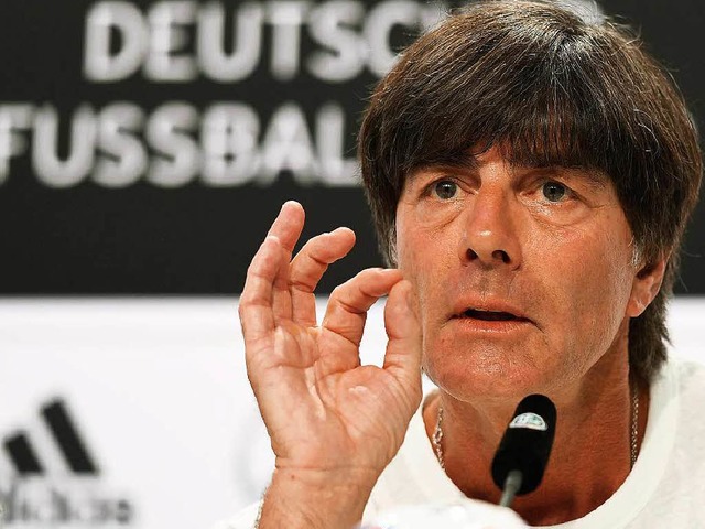 Joachim Lw hat das Halbfinale gegen Frankreich  im Blick.  | Foto: AFP