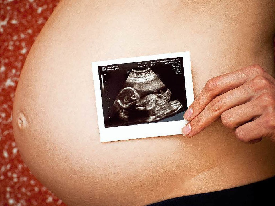 Vor der Geburt gilt die größte Aufmerk...n Begleiterscheinungen entgegenwirken.  | Foto: dpa