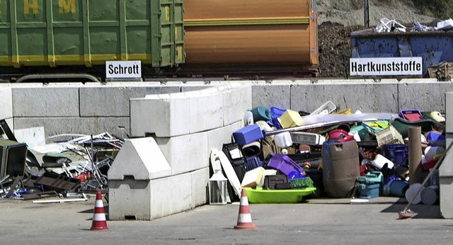 Gut angenommen wird die Sammelbox fr ...linghfe im Landkreis Hartplastik an.   | Foto: Heinz. J. Huber