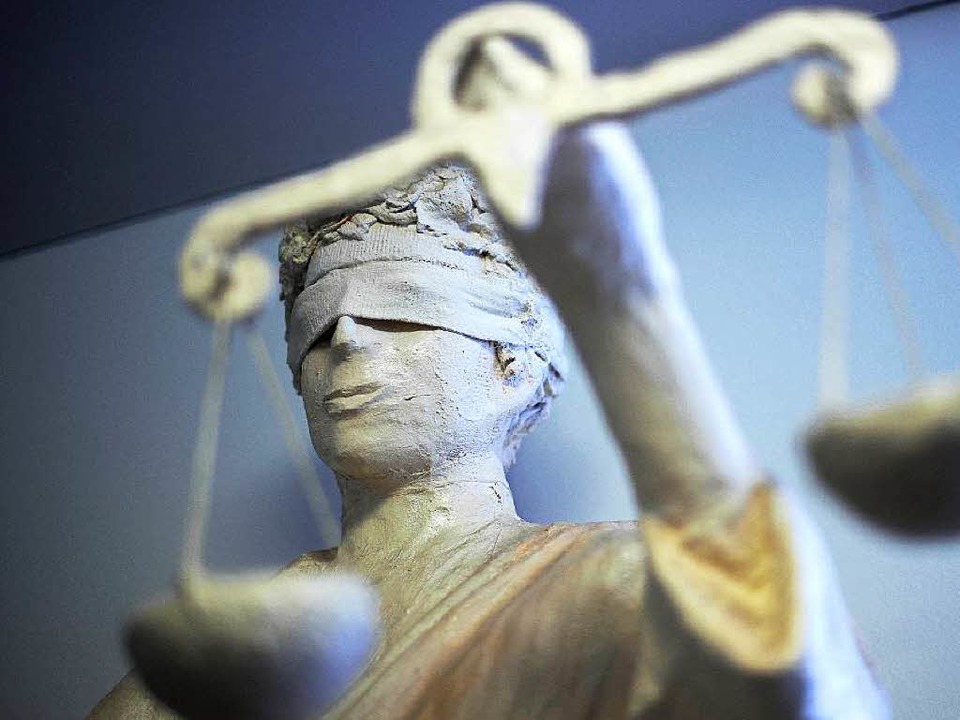 Das Familiengericht hat gegen acht Per...nherungs- und Kontaktverbot verhngt.  | Foto: dpa