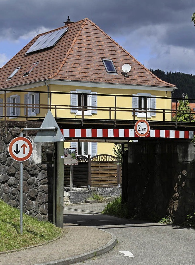 Die Bahnbrcke in Bleibach war Thema im Rat.   | Foto: Karin Heiss