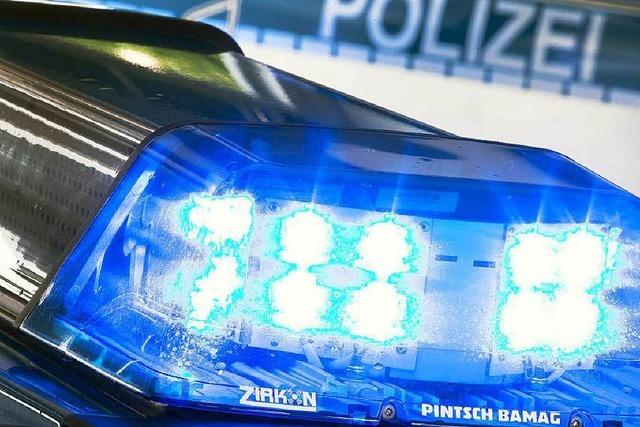 Frau sticht Sechsjhriger mit Messer in den Hals