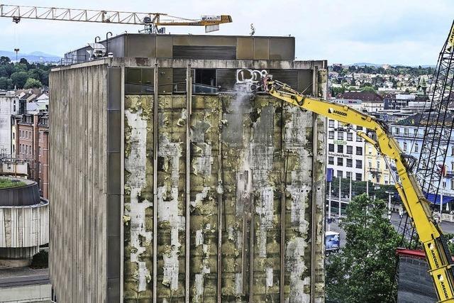 Hotel Hilton wird abgerissen, damit der Baloise Park verwirklicht werden kann