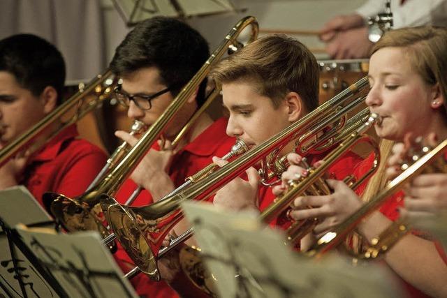 Mit Stadtmusik und Blserjugend Lenzkirch in LEnzkirch