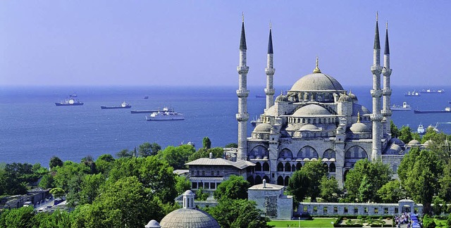 Beliebt bei Touristen &#8211; und offe...Istanbul mit der Sultan-ahmed-Moschee   | Foto: Kultur- und Tourismusministerium