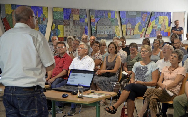 Infoveranstaltung zum Brgerentscheid am 17. Juli.  | Foto: Gerhard Walser