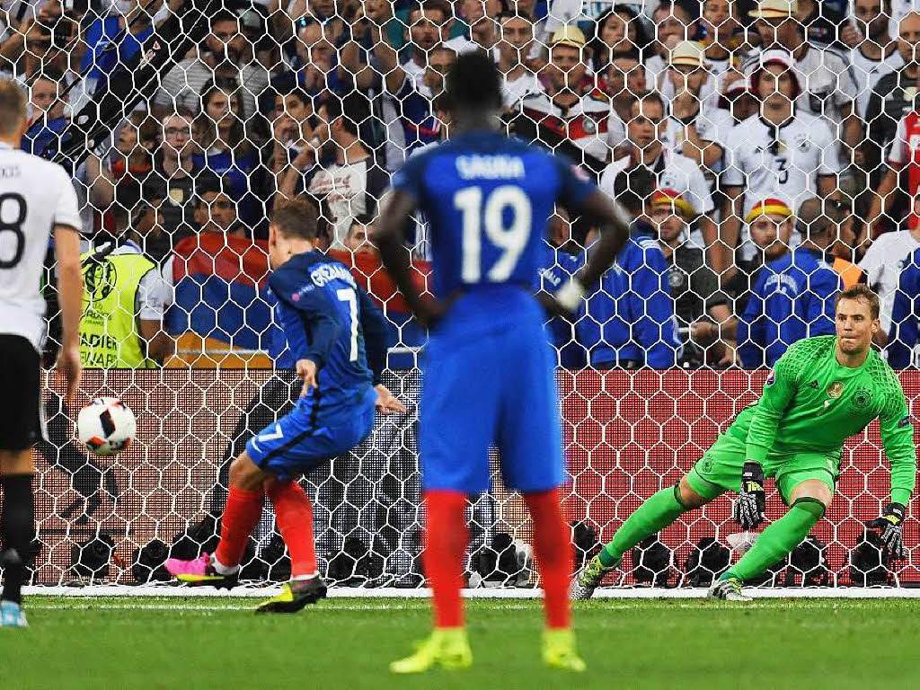 Antoine Griezmann verwandelt den Elfmeter zum 1:0