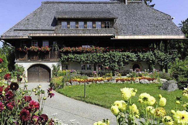 Volkstmliche Feststimmung in Rothaus