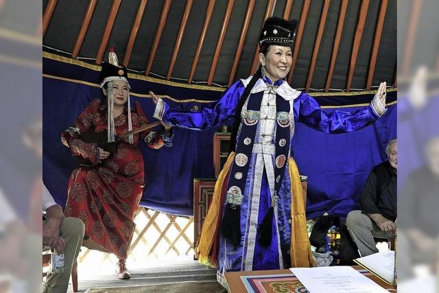 Bei der Jurte am Mundenhof feiern die Mongolen das Naadam-Fest
