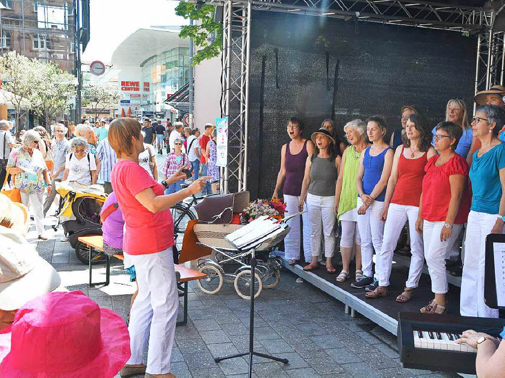 Lrrach singt – und wie: Singbegeisterte aus der ganzen Region stimmten mit ein.