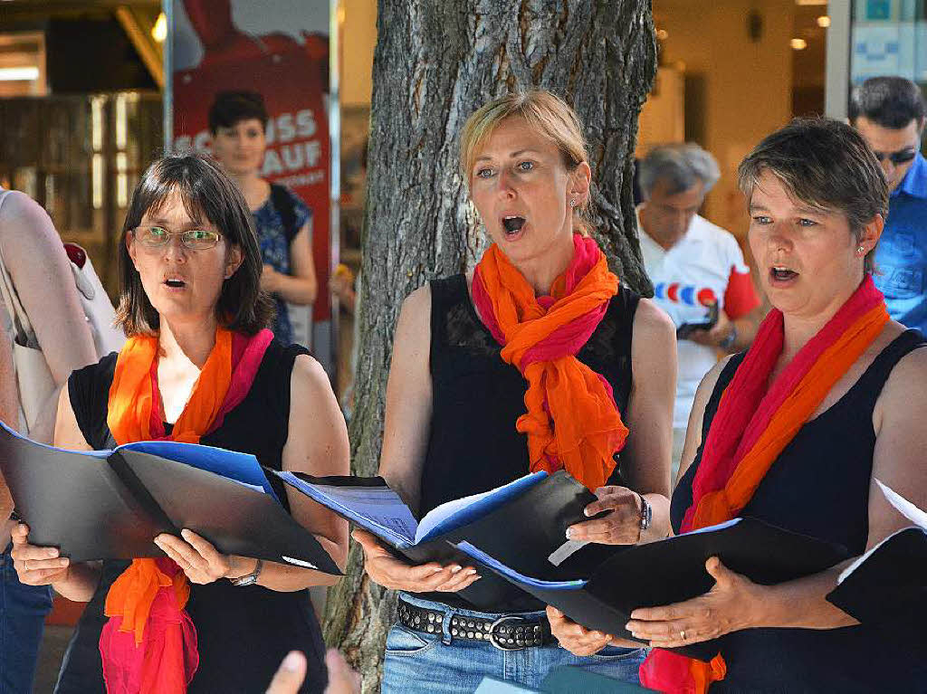 Lrrach singt – und wie: Singbegeisterte aus der ganzen Region stimmten mit ein.