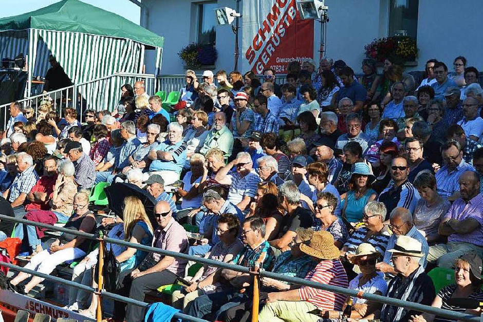 Die Premiere der Freilichbühne am vergangenen Wochenende ist bestens gelungen. Die Premiere der Freilichbühne am vergangenen Wochenende ist bestens gelungen.
