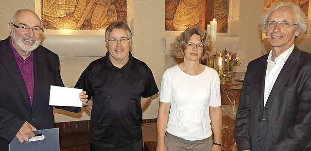 Nahmen Abschied von Franois Vouga: Jo...ka Sauer und Werner Alles (von links)   | Foto: Claudia Gempp