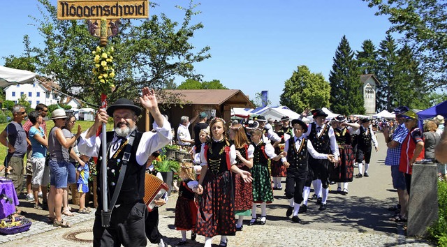 Der Trachtenverein Nggenschwiel freut...in der Schwarzwaldtracht zu begleiten.  | Foto: bz