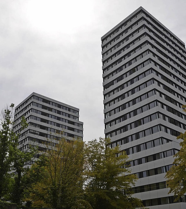 Zwei neue Wohnhochhuser bieten 137 Wohnungen.   | Foto: Michael Baas