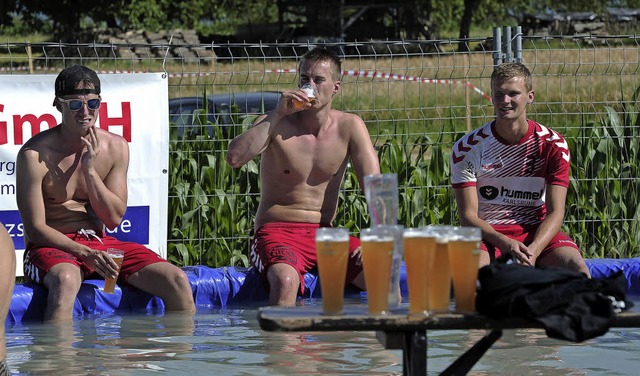 Abkhlung nach dem Spiel am heien Wochenende   | Foto: Bettina Schaller