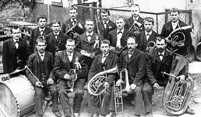 Wir gratulieren mit Musike! Hochzeit  ... &#8222;Sternen&#8220; im Jahr  1908.   | Foto: Chronik