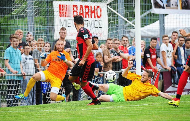 Im Freundschaftsspiel gegen eine Regio...o Grifo  zum 1:0 fr den SC Freiburg.   | Foto: Achim Keller