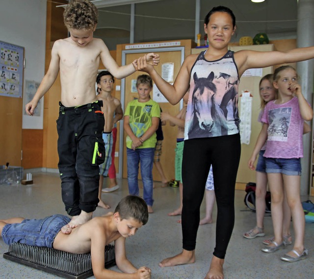 Leidenschaftliche studieren die Schle...tische und magische Zirkusnummern ein.  | Foto: Sabine Model