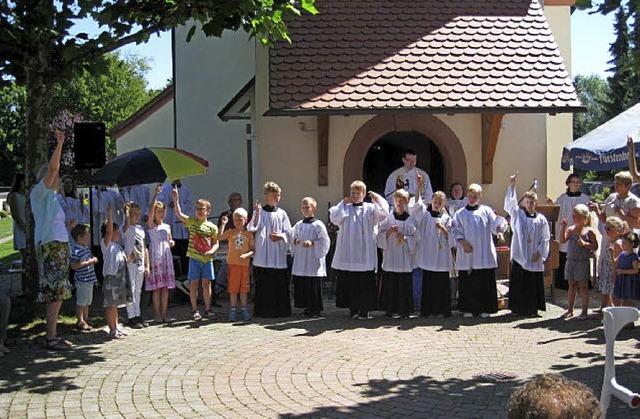 Auch die Kinder feierten mit beim Patrozinium.   | Foto: Hildegard Gebhard