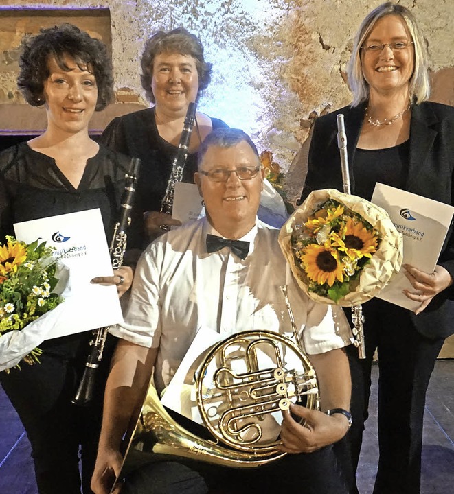 Vom Blasmusikverband am Konzertabend a...Schweizer und  Tonia Msinger (je 25).  | Foto: Julius Wilhelm Steckmeister
