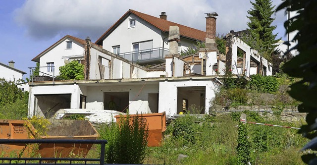 Der Abriss ist noch nicht beendet, der Neubau bereits in Planung.   | Foto: Mark Alexander