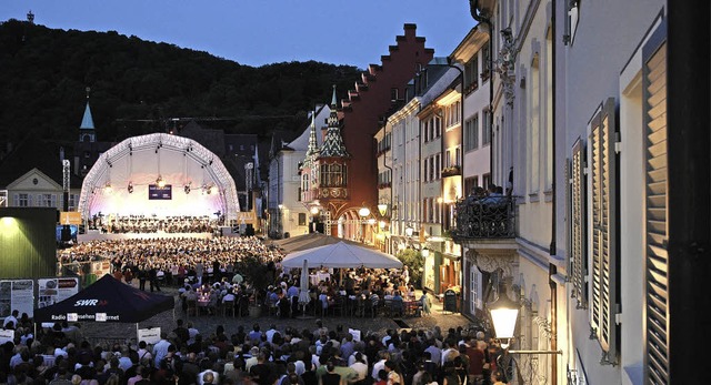 Ein Open-Air, wie 2007, in Freiburg ge...ale&#8220; des SWR-Sinfonieorchesters   | Foto: lamparter, borggreve