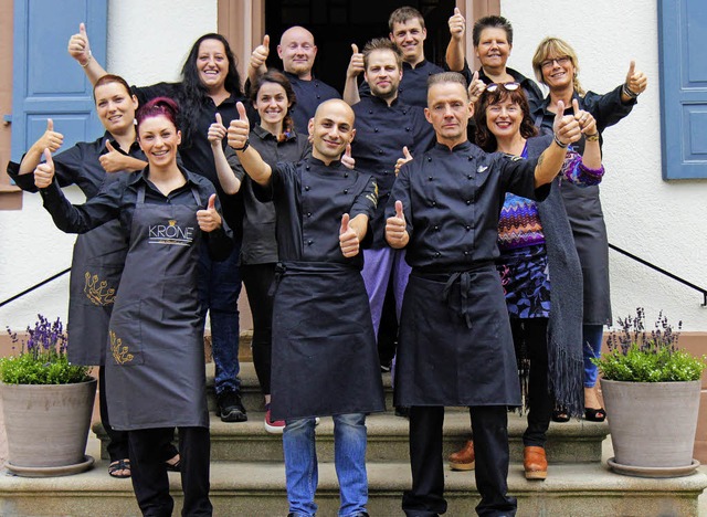 Auf die Pltze, fertig, los: das Team ...inter Restaurantleiterin Eveline Hoch.  | Foto: krone