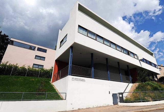 Das Le Corbusier-Haus (r.) und das Hau...e Corbusier und Pierre Jeanneret (l.).  | Foto: dpa