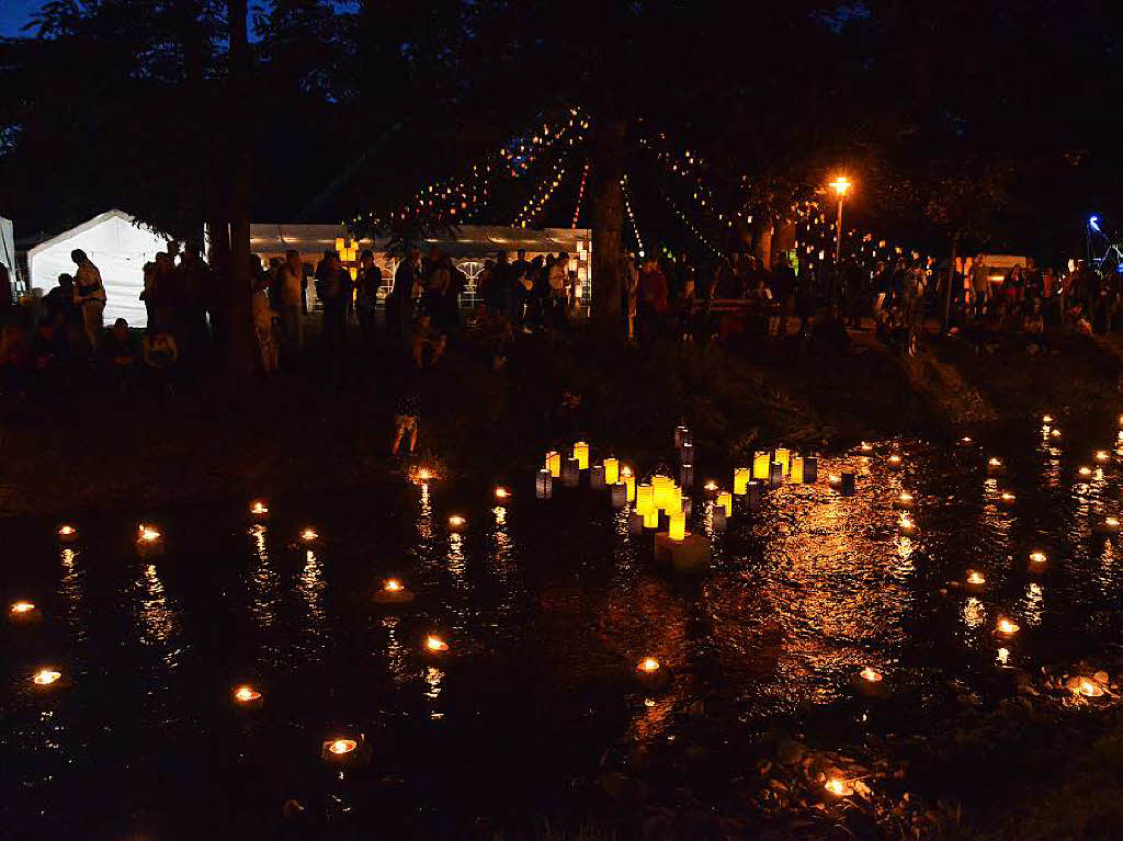 Rund 15000 Lichter und ein vielseitiges Programm machen das Lichterfest zu einem Event fr jedes Alter.