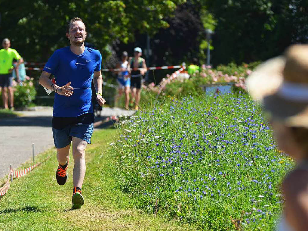 Kraftprobe in drei Akten: Impressionen vom Freiburg-Triathlon rund um den Seepark.