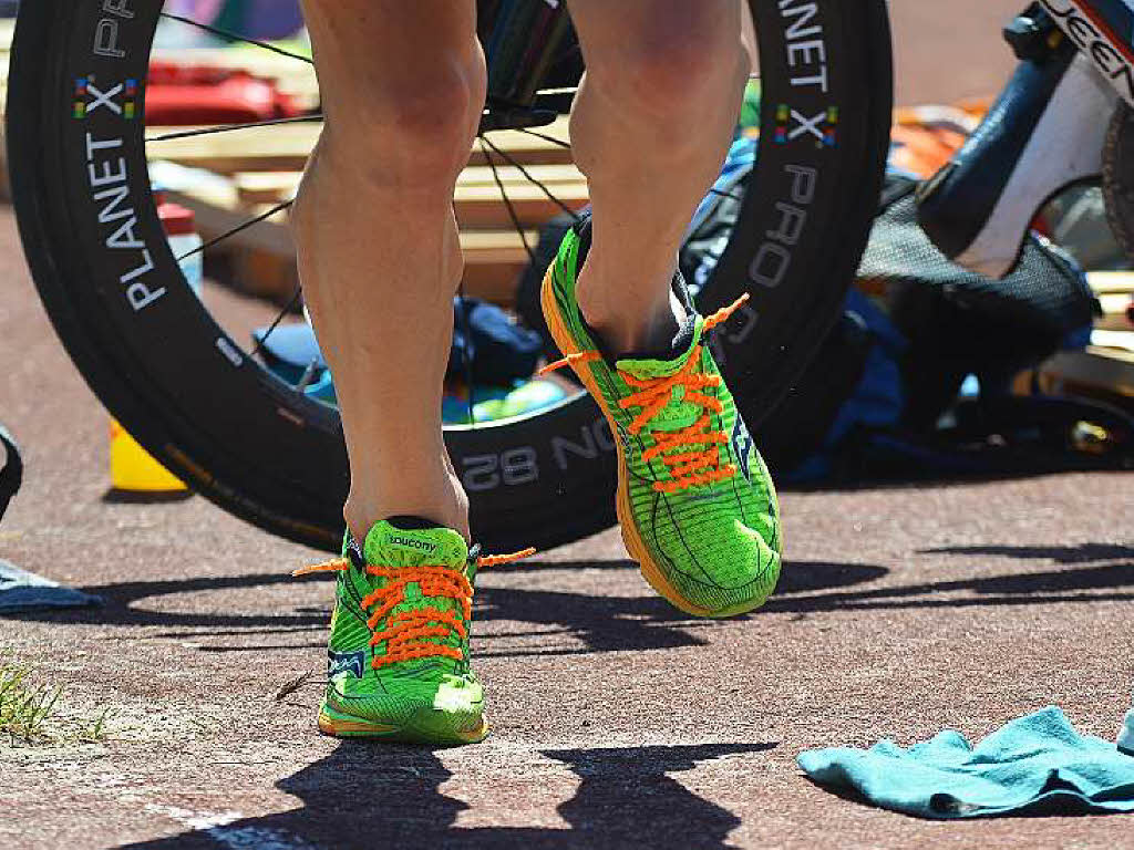 Kraftprobe in drei Akten: Impressionen vom Freiburg-Triathlon rund um den Seepark.