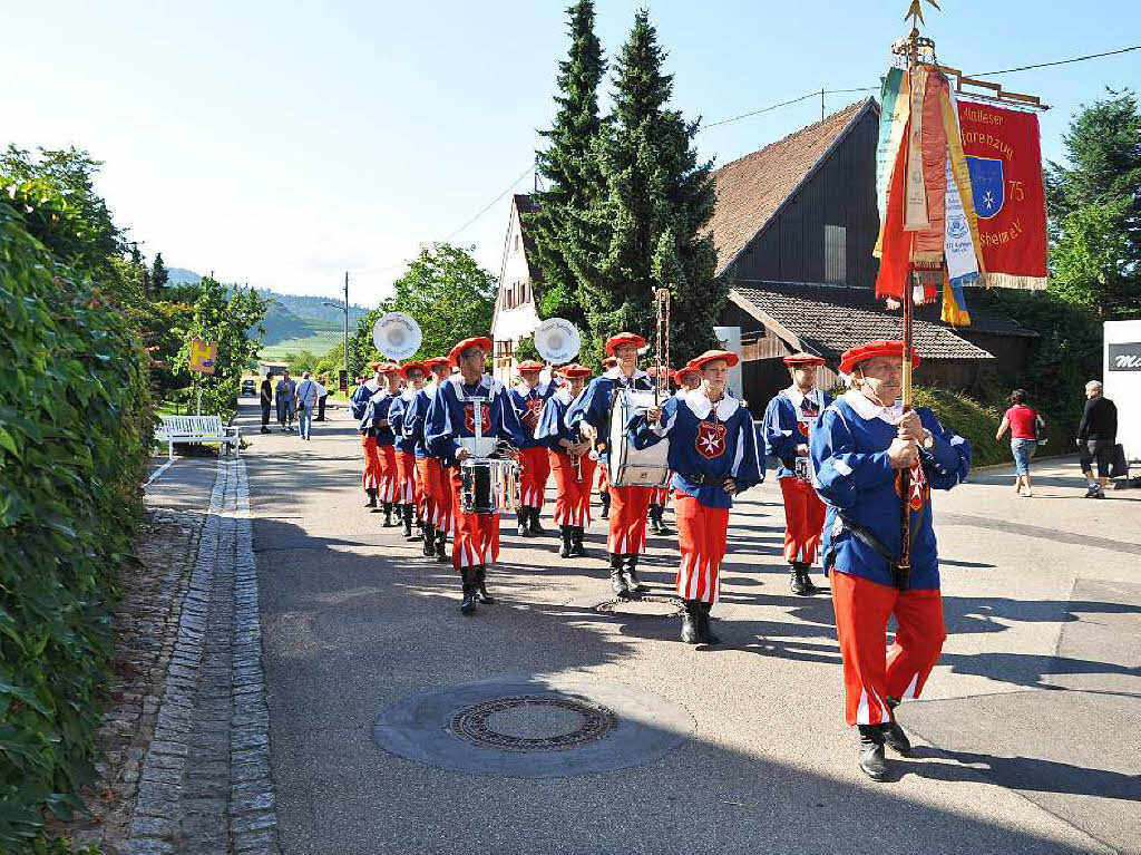 Am Samstagmorgen Dorfwecken durch den Fanfarenzug Heitersheim