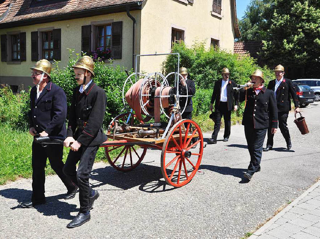 Wenn's brennt, kommt zum Lschen die Feuerwehr.