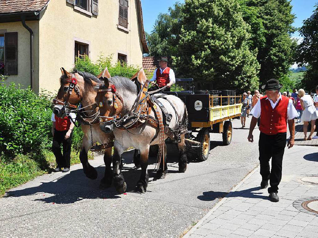 Zum Durstlschen kommt der Bierwagen.