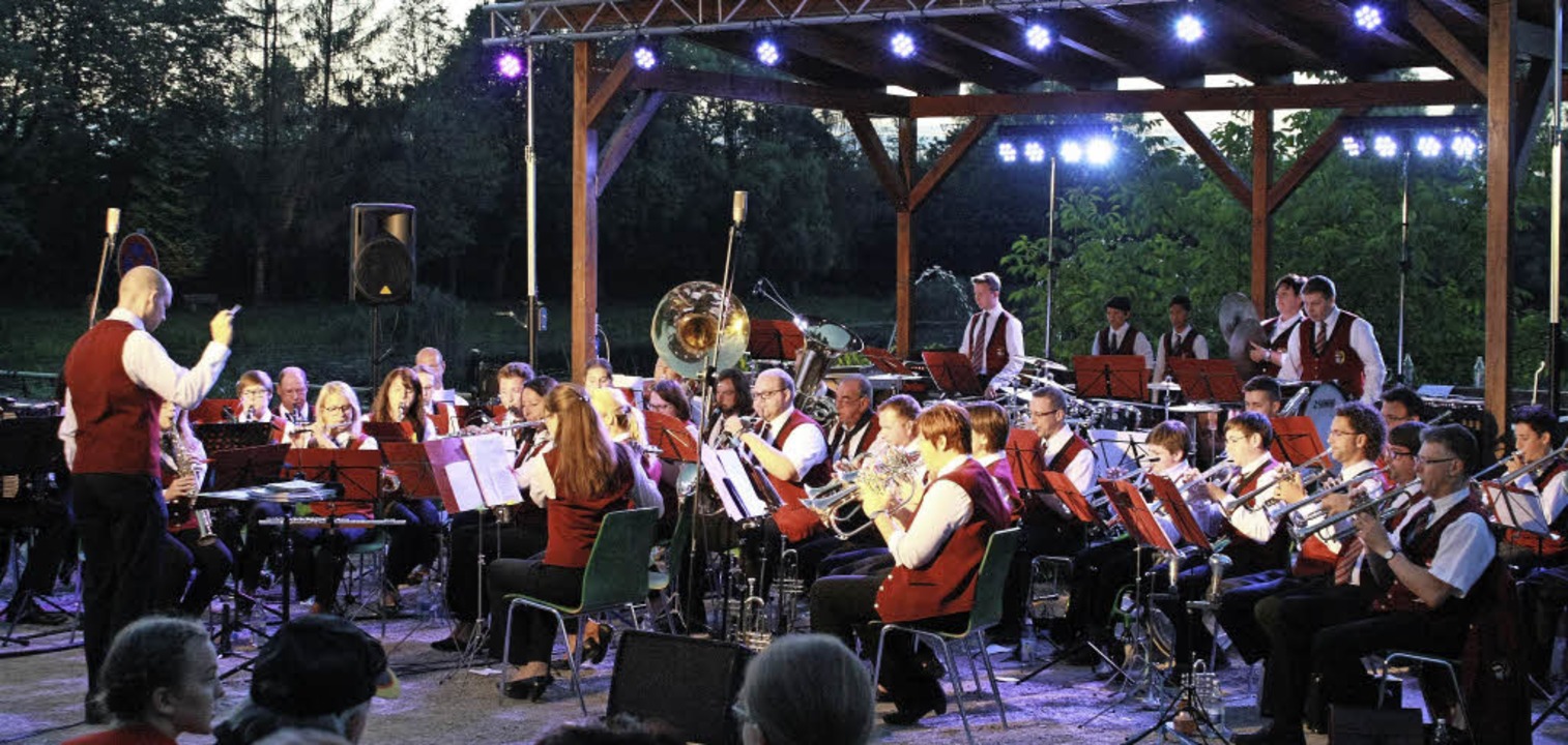 Zum zweiten Mal bot der Grnesee ein h...onzert unter freiem Himmel  Premiere.   | Foto: Werner SCHNABL