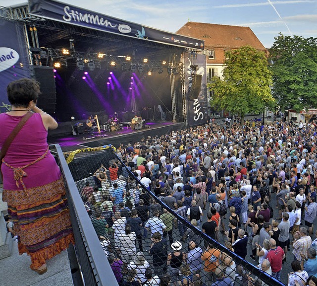 Vom Balkon des &#8222;Drei Knig&#8220...f den Marktplatz und die groe Bhne.   | Foto: Barbara Ruda