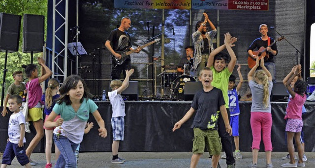 Los ging&#8217;s mit einem  Musikfesti...-Rock von &#8222;Multiple Mind&#8220;.  | Foto: Michael Bamberger