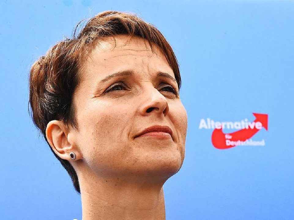 Parteichefin  Frauke Petry will sich z...�ften beim AfD-Nachwuchs nicht �u�ern.  | Foto: AFP
