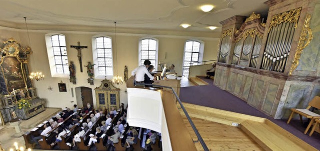 Viele Interessierte waren gekommen, um...ng der runderneuerten Orgel zu hren.   | Foto: Michael Bamberger