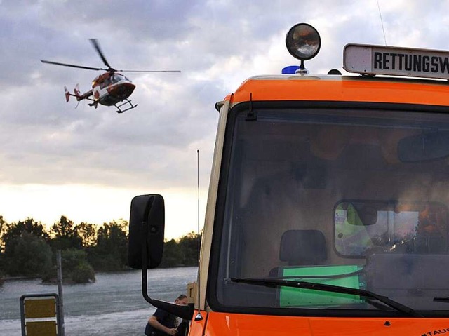 Rettungshubschrauber flogen die Kinder in Unikliniken.  | Foto: dpa