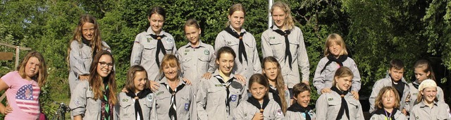 Die Regenpausen nutzten die Mdchenscouts unter anderem fr ein Gruppenfoto.   | Foto: Privat