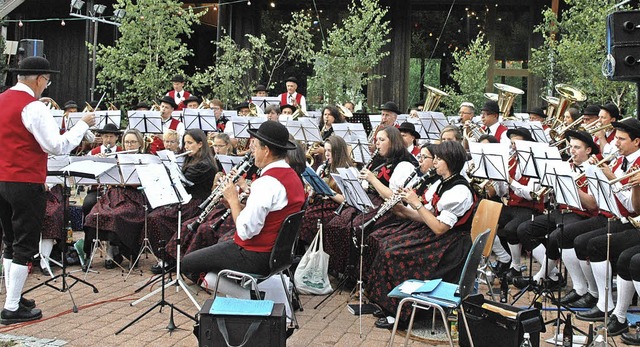 Der Musikverein Bernau beim Bezirksmusikfest in Menzenschwand.   | Foto: Christiane Sahli