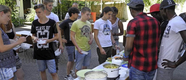 Nach Minze und Kardamom riechen die Speisen aus Afghanistan und Gambia.   | Foto: Schule
