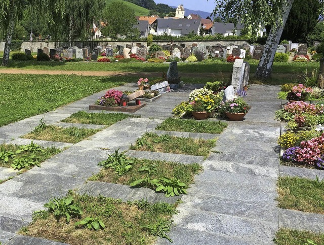 Das Sterben wird in Kandern teurer. Un...ild zeigt den Tannenkircher Friedhof.   | Foto: Jutta Schtz